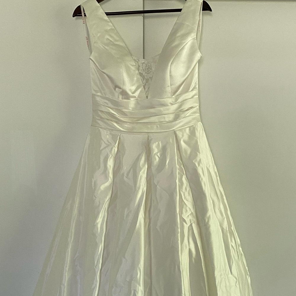 V neck classic satin ball gown a line white wedding dress